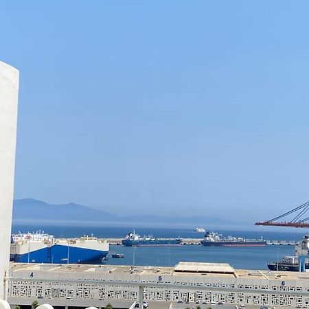 Appartement A Ksar Sghir En Face Du Terminal Passagers De Ferry Port Tanger Med Luaran gambar