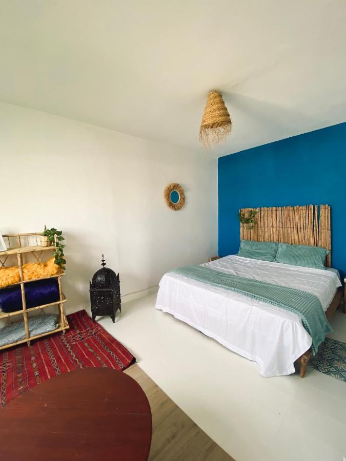 Appartement A Ksar Sghir En Face Du Terminal Passagers De Ferry Port Tanger Med Luaran gambar